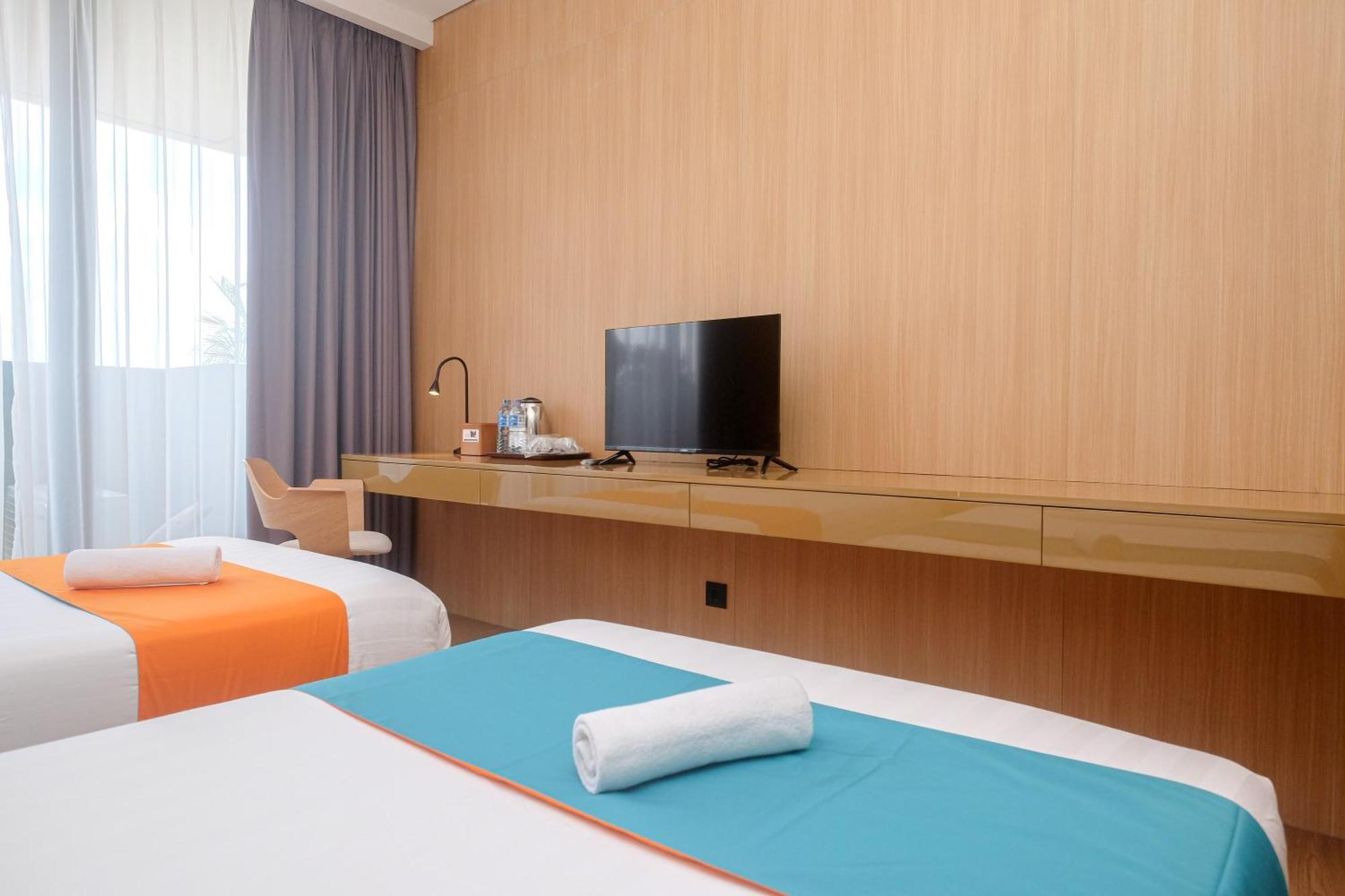Sans Hotel Rg Living Jogja By Reddoorz Pakualaman Exterior photo